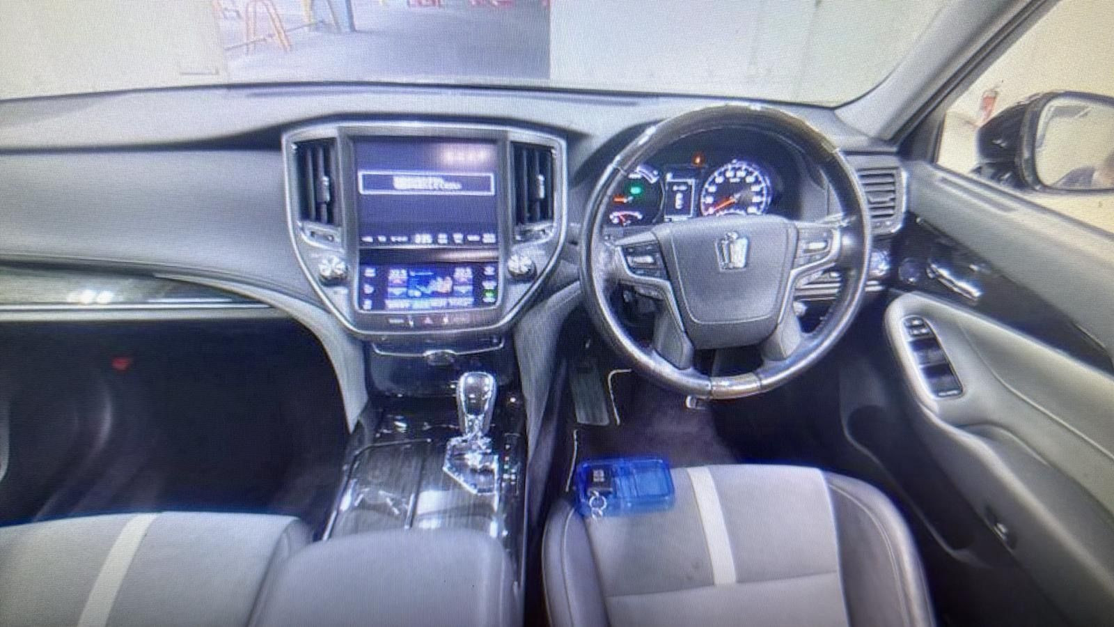 Toyota crown