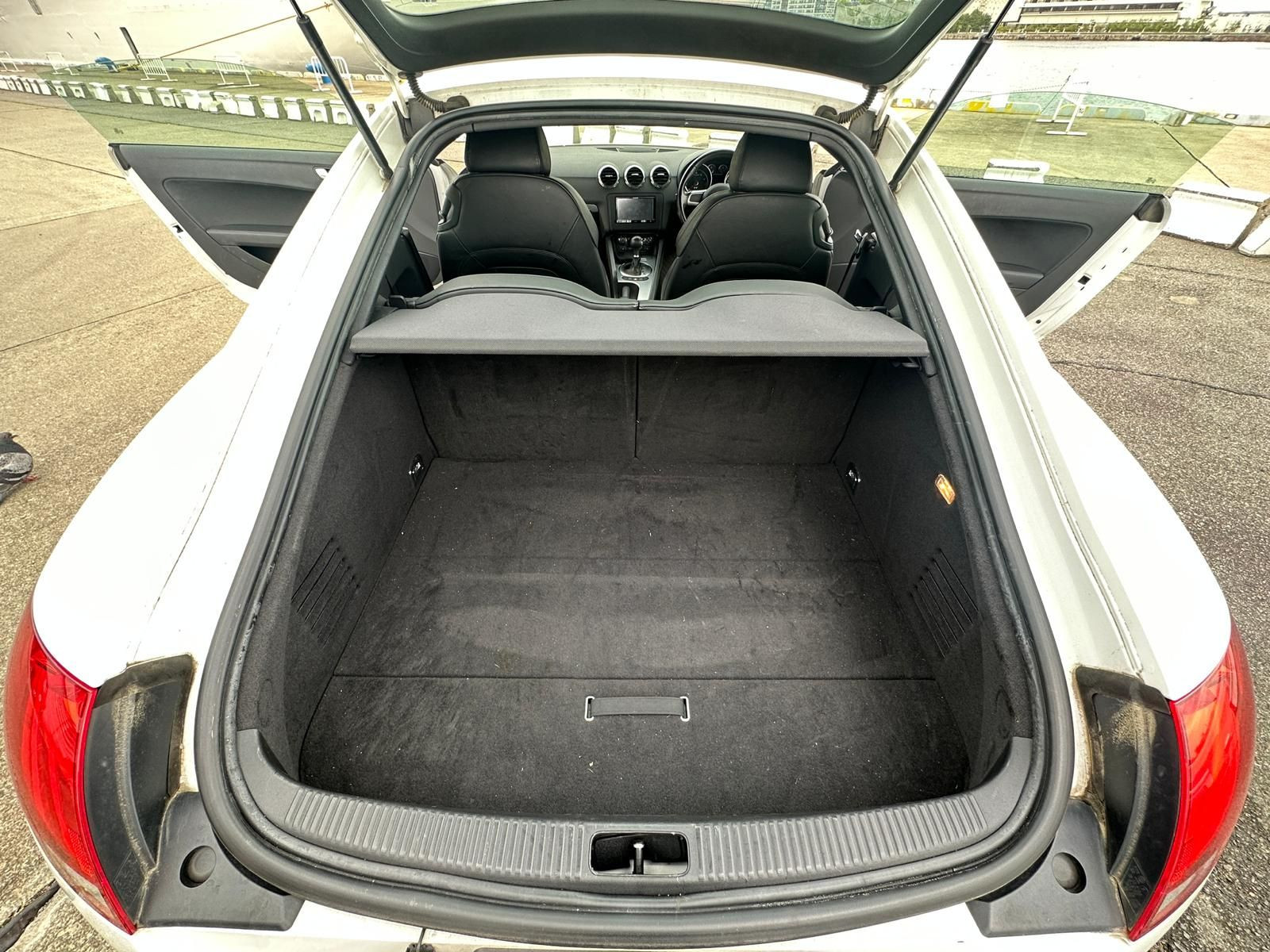 Audi TT coupe - 2007 ready to export from kobe port japan
